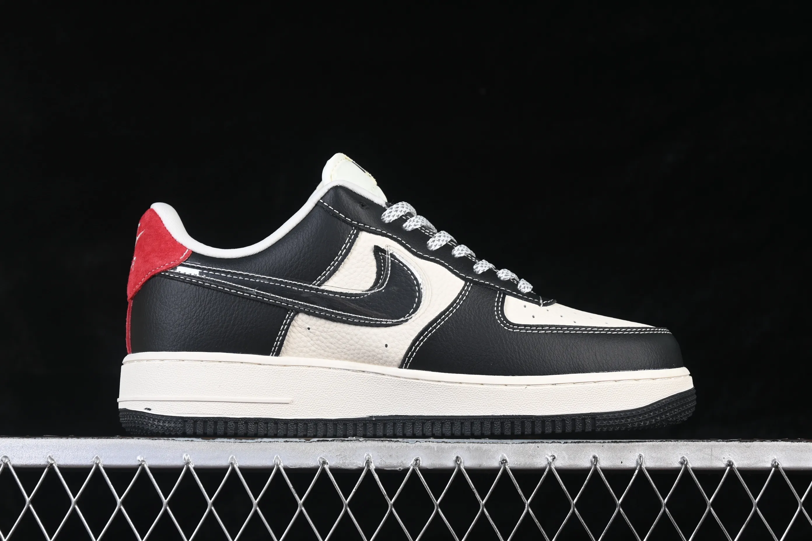 All categories Nk Air Force 1 Air Force series Nk Air Force 1 Low Air Force low-top Nike Air Force 1'07 Low Supreme joint beige black red Air Force 1 low-top casual sneakers DF0188-106